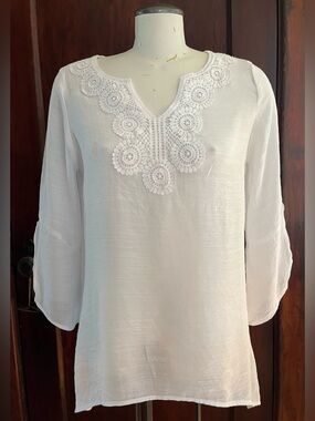 Counterparts White Crochet V-Neck Tunic
